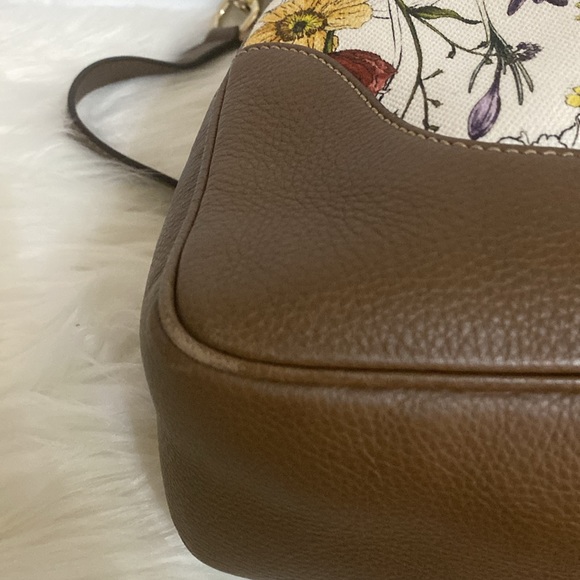 Gucci Bamboo White Floral Canvas Two Way Tote Bag - Picture 13 of 17